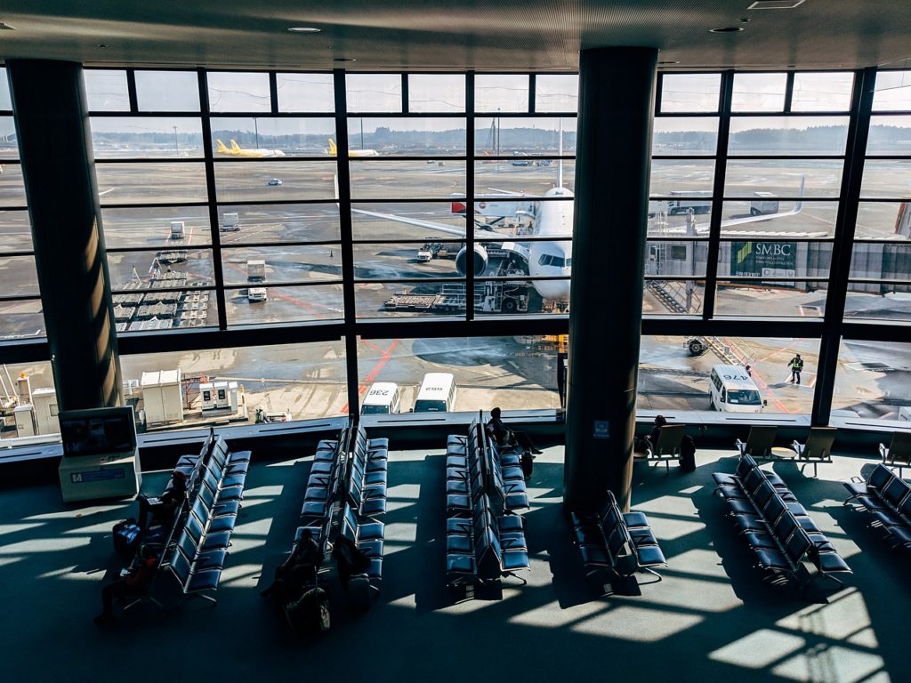 上から見た空港内の風景